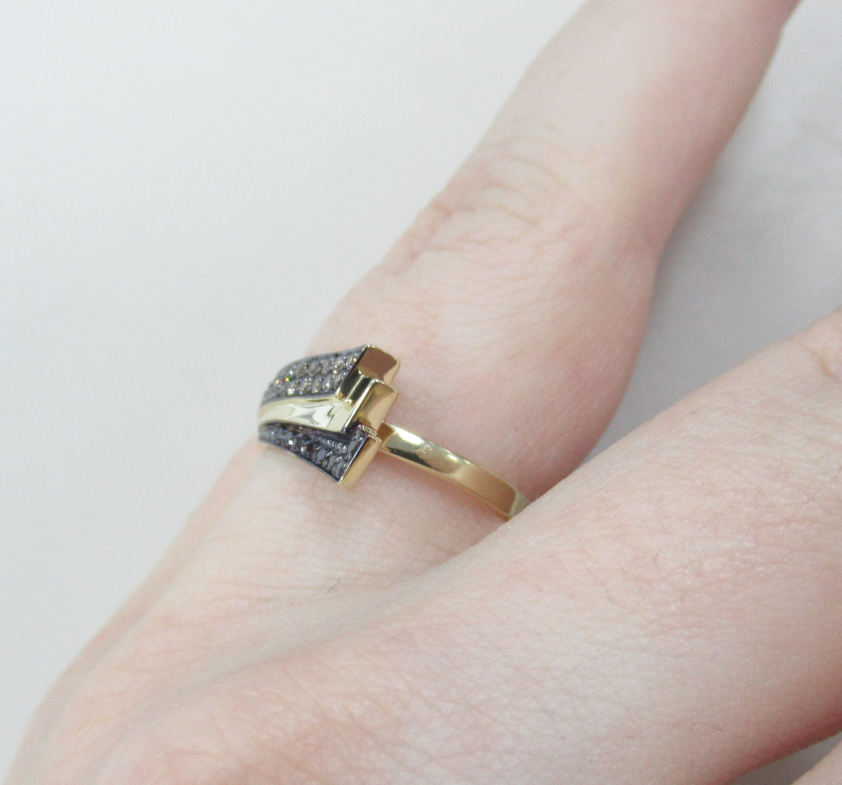 10311-001047 Кольцо (Au 585)